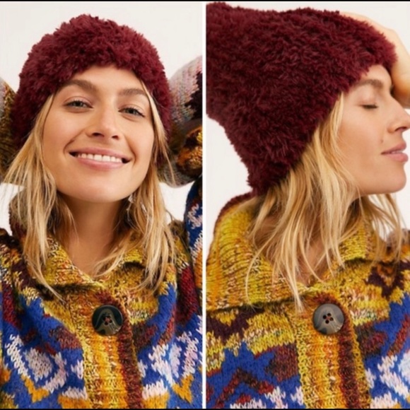 Free People Accessories - ❌NWT Free People Head In the Clouds Plush Beanie